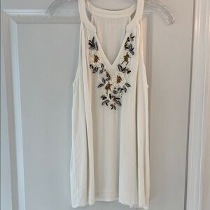 Blouse with flower detail